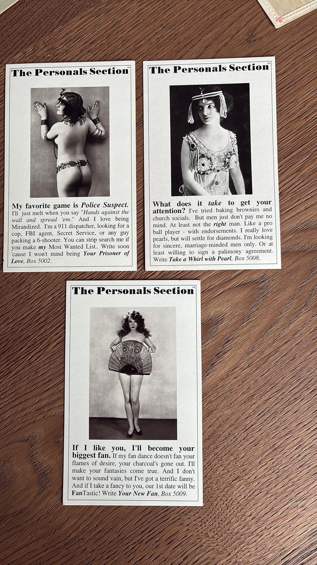 The personals section. 10 kaarten met afbeelding vrouwen, Ophalen of Verzenden, Ongelopen, Overige thema's