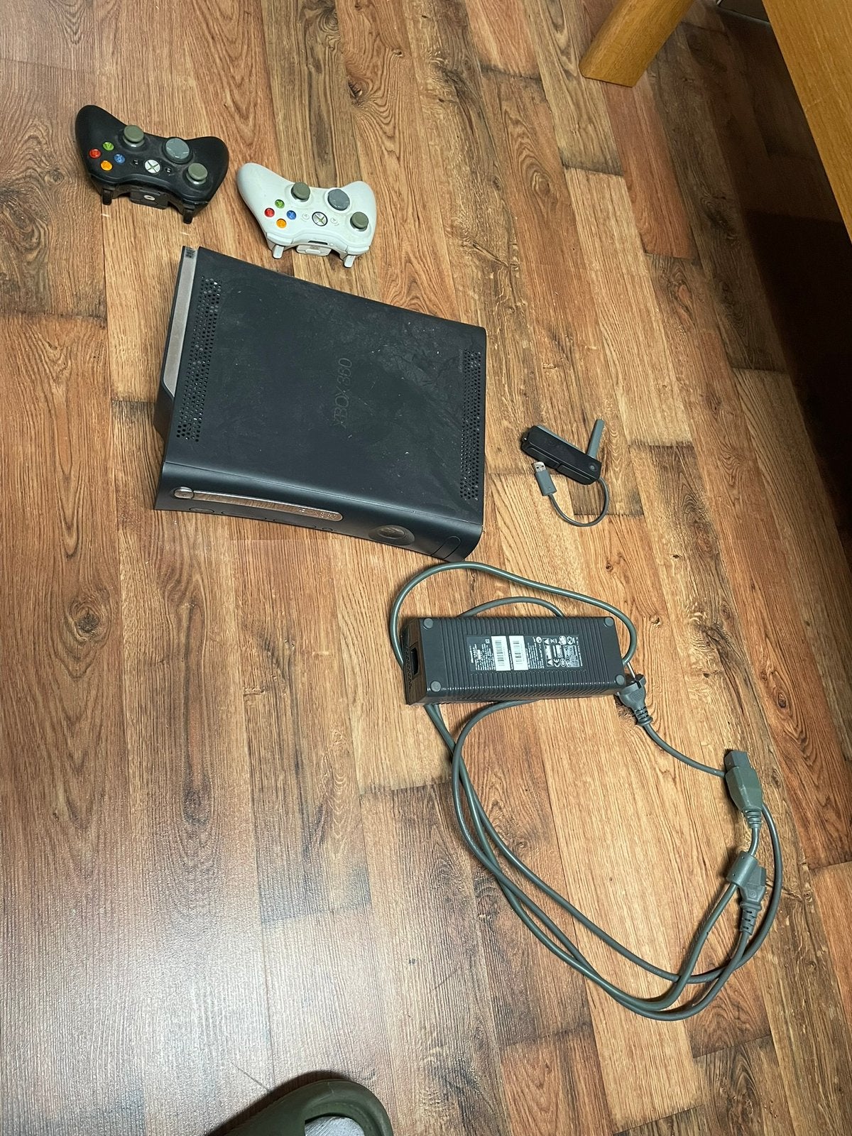 XBOX 360 120GB console zwart + 2 controllers + accesoires, Ophalen, Gebruikt, 360 Elite of Super Elite, Met 2 controllers