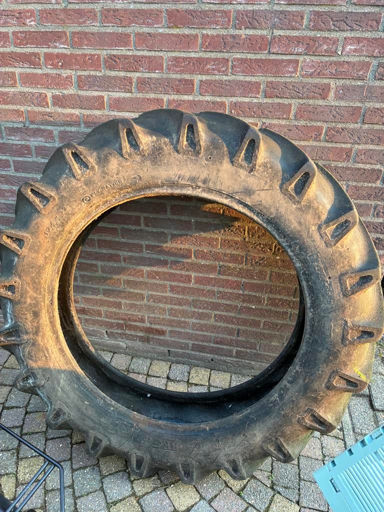 Tractorband als zandbak, bloembak enz, Ophalen, Zo goed als nieuw
