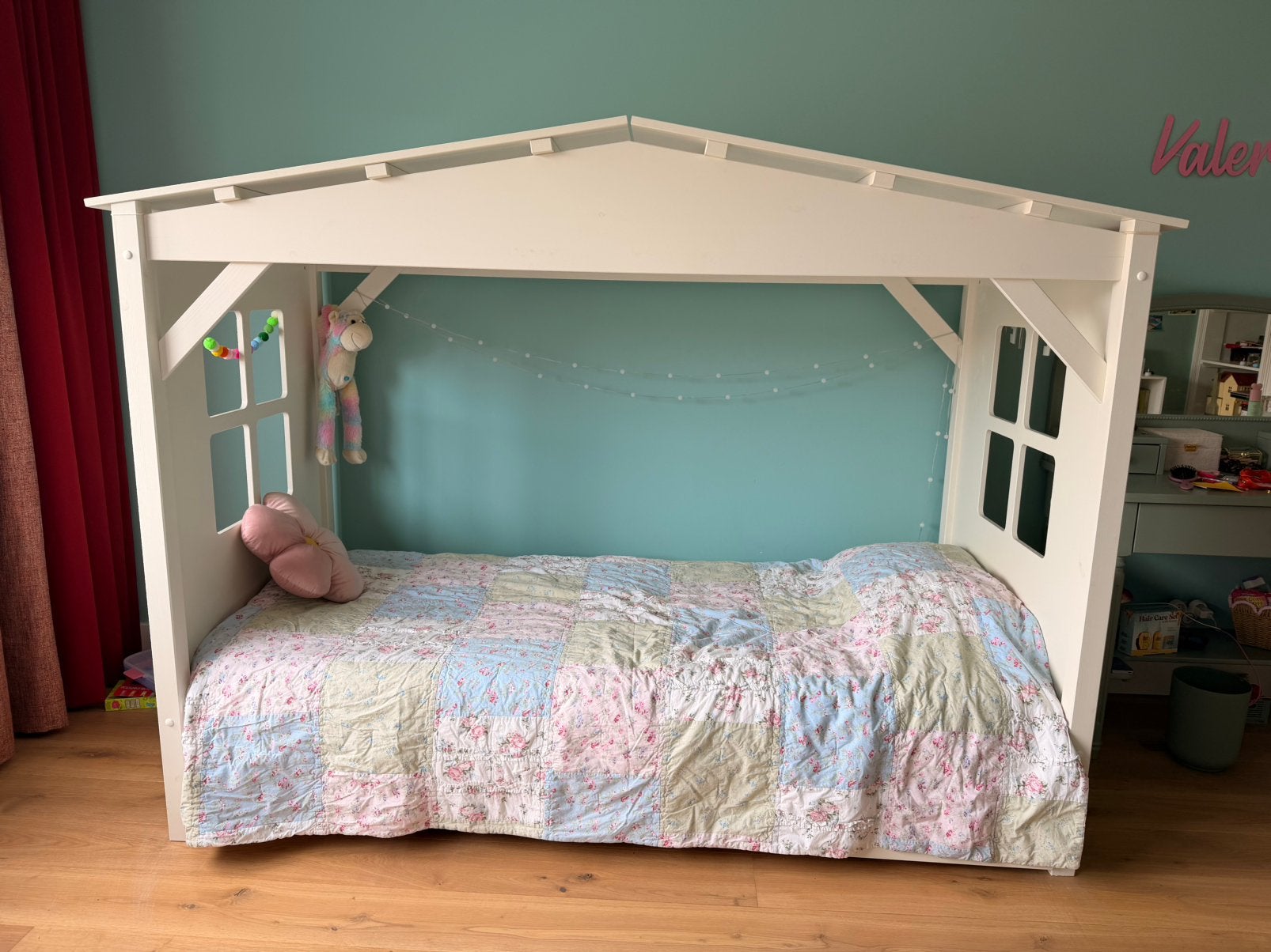 Huisjes bed met uitschuifbare logeerbed, Ophalen, Zo goed als nieuw, 180 cm of meer, 85 tot 100 cm