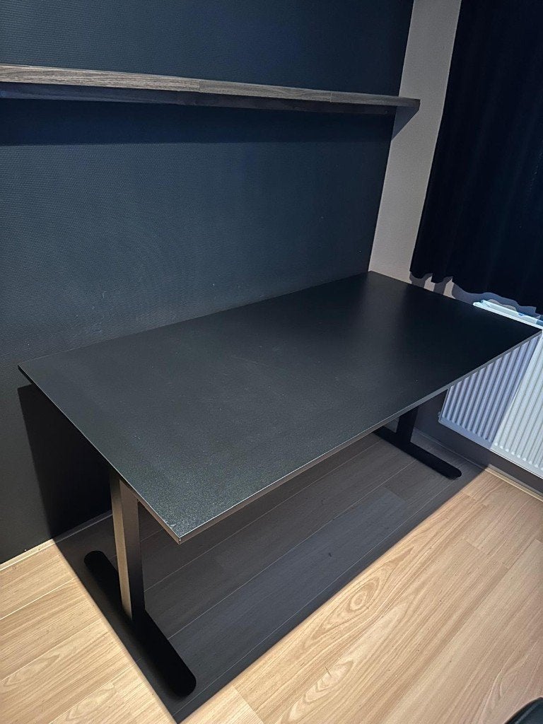 Zwart bureau, Ophalen, Zwart, 160 cm, Gebruikt
