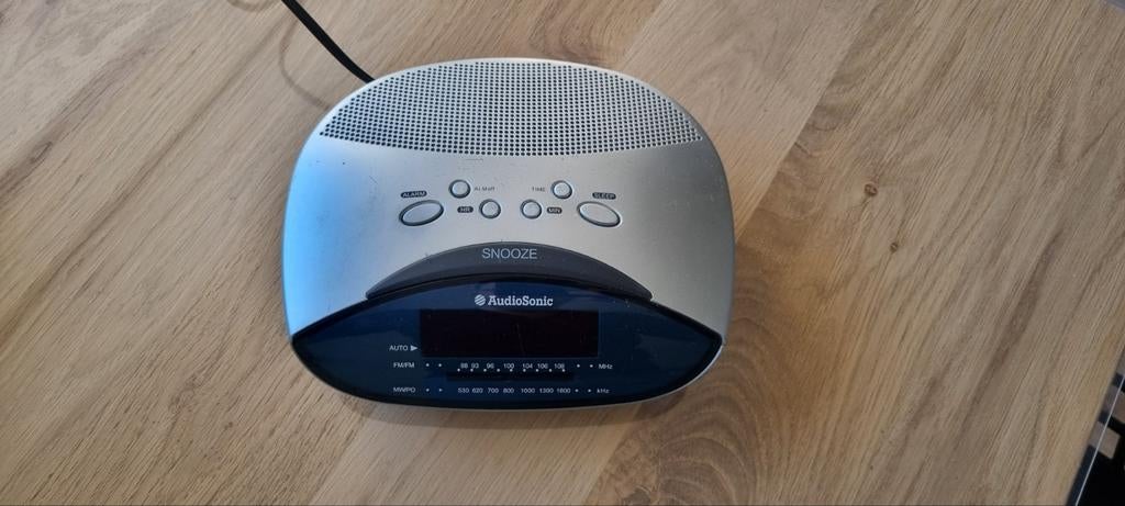 Audiosonic Wekker Radio oldskool of als noodradio, Ophalen of Verzenden, Gebruikt, Digitaal