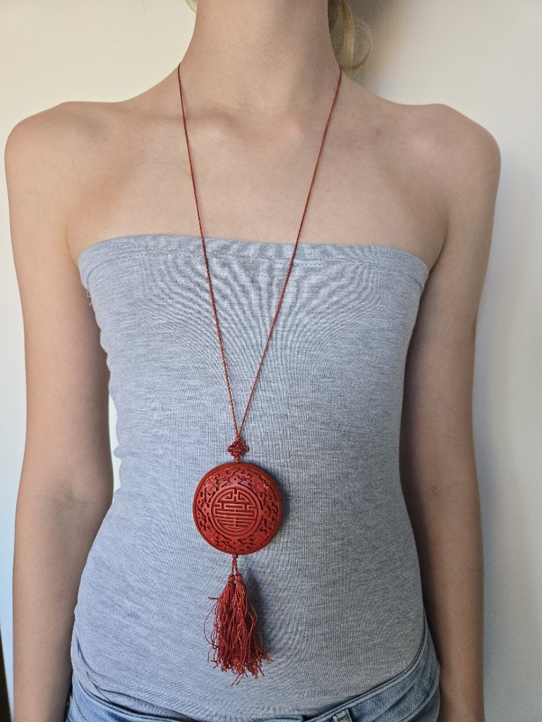 Chinees houtsnijwerk rood Cinnaber 50 jr gaaf kunst ketting, Hout, Gesneden, Ophalen of Verzenden, China