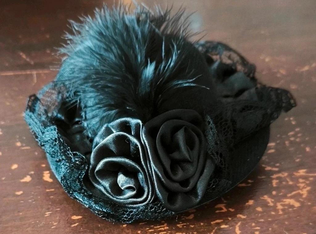 Fascinator - Hoedje haarclip - Rockabilly - Lolita - Gothic, Ophalen of Verzenden, Zo goed als nieuw, Haarspeld