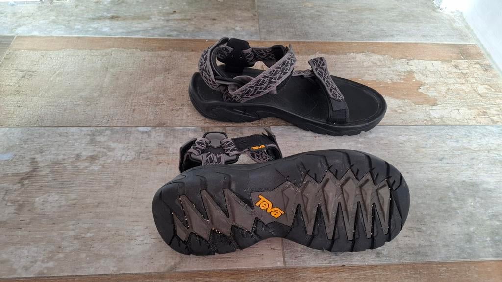 Teva Terra Fi 5 Universal Sandalen - Zo goed als nieuw, Ophalen of Verzenden, Zo goed als nieuw, Sandalen