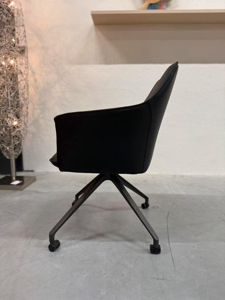 (1) Nieuw Leolux Mara twist eetkamerstoel zwart leer Stoel, Leolux, Info@leolux.nl, Zwart, Nieuw