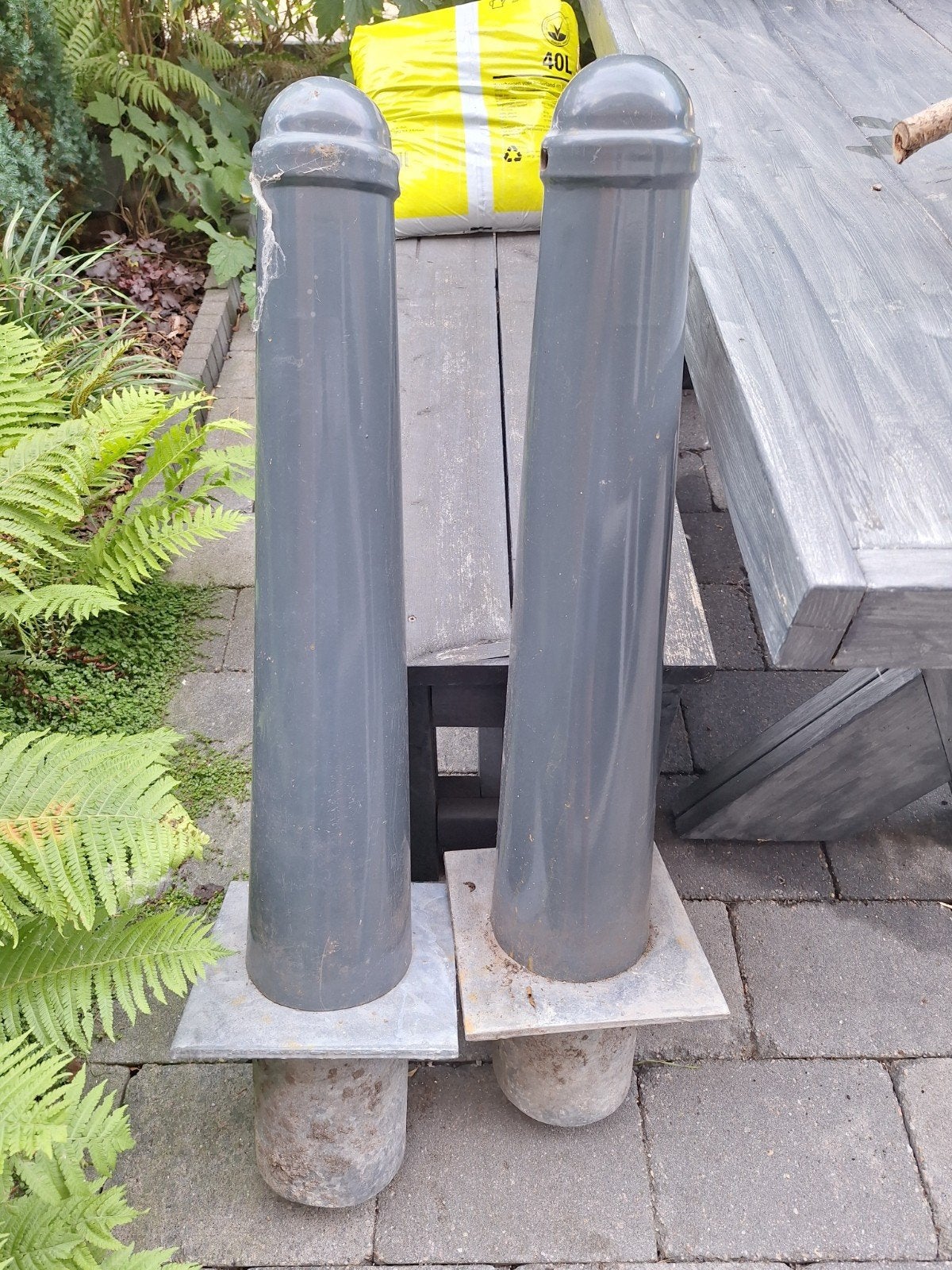 Te koop 2 tuinpalen, Ophalen, Staande lamp, Netvoeding, 50 tot 250 watt