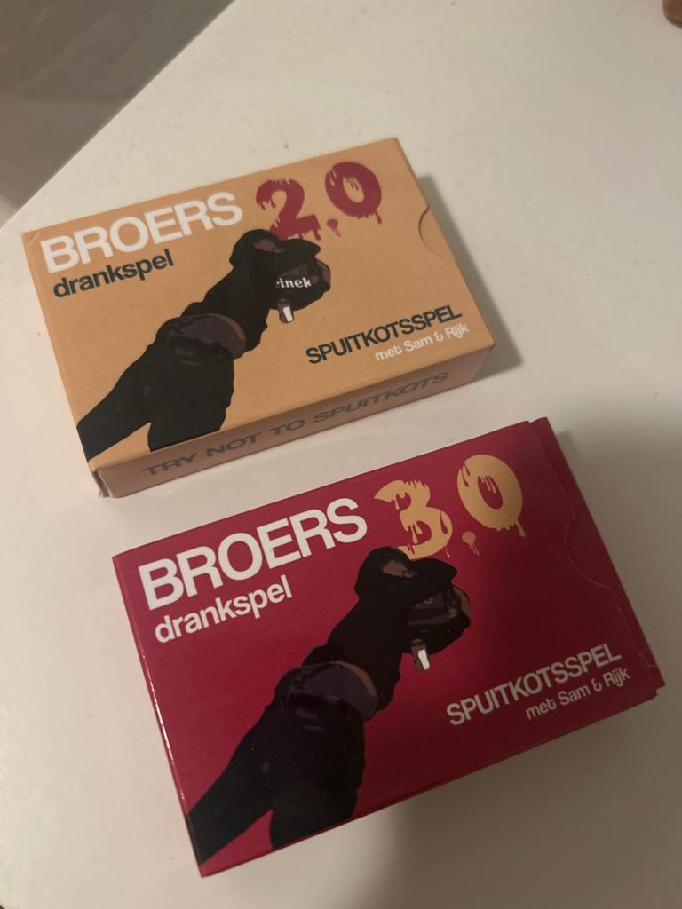 Broers Drankspel 2.0 & 3.0 - Spuitkotsspeletjes, Hobby en Vrije tijd, Gezelschapsspellen | Kaartspellen, Drie of vier spelers