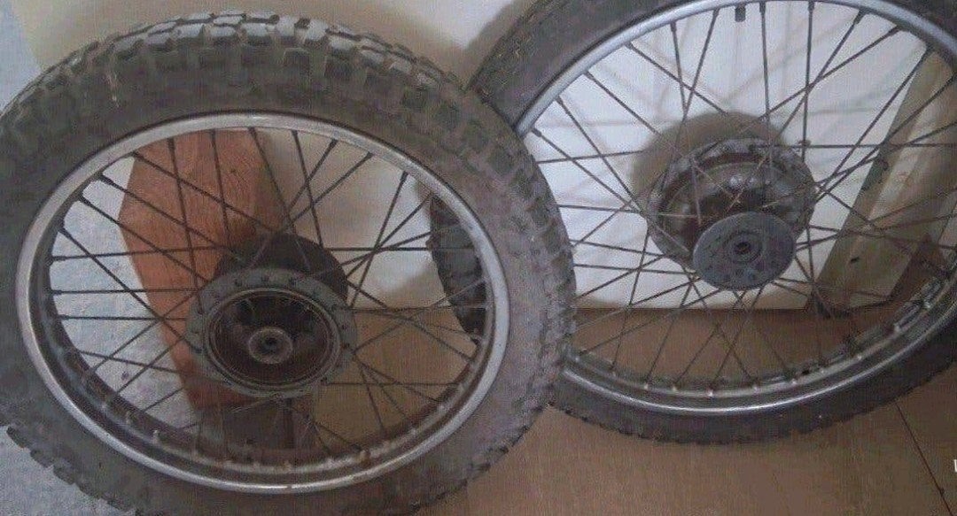 voor- en achterwiel met band Yamaha DT50 DT50MX, Fietsen en Brommers, Brommeronderdelen | Oldtimers, Ophalen, Gebruikt, Overige typen