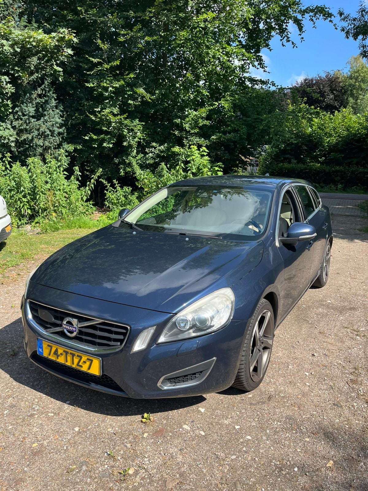 Volvo V60 T3 150pk Start/stop 2012 Blauw, Auto's, Volvo, Voorwielaandrijving, 1596 cc, Beige, 4 cilinders