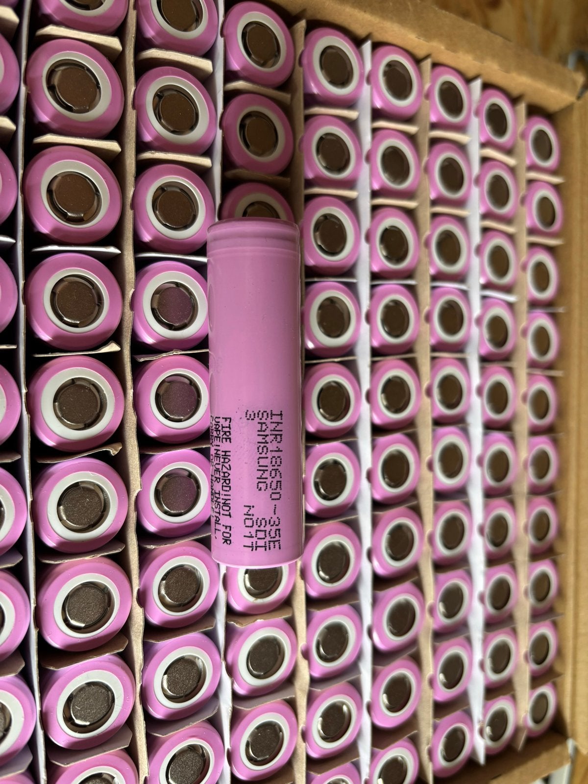 Samsung INR18650-35E 3400mAh - 8A, Ophalen of Verzenden, Zo goed als nieuw, Oplaadbaar