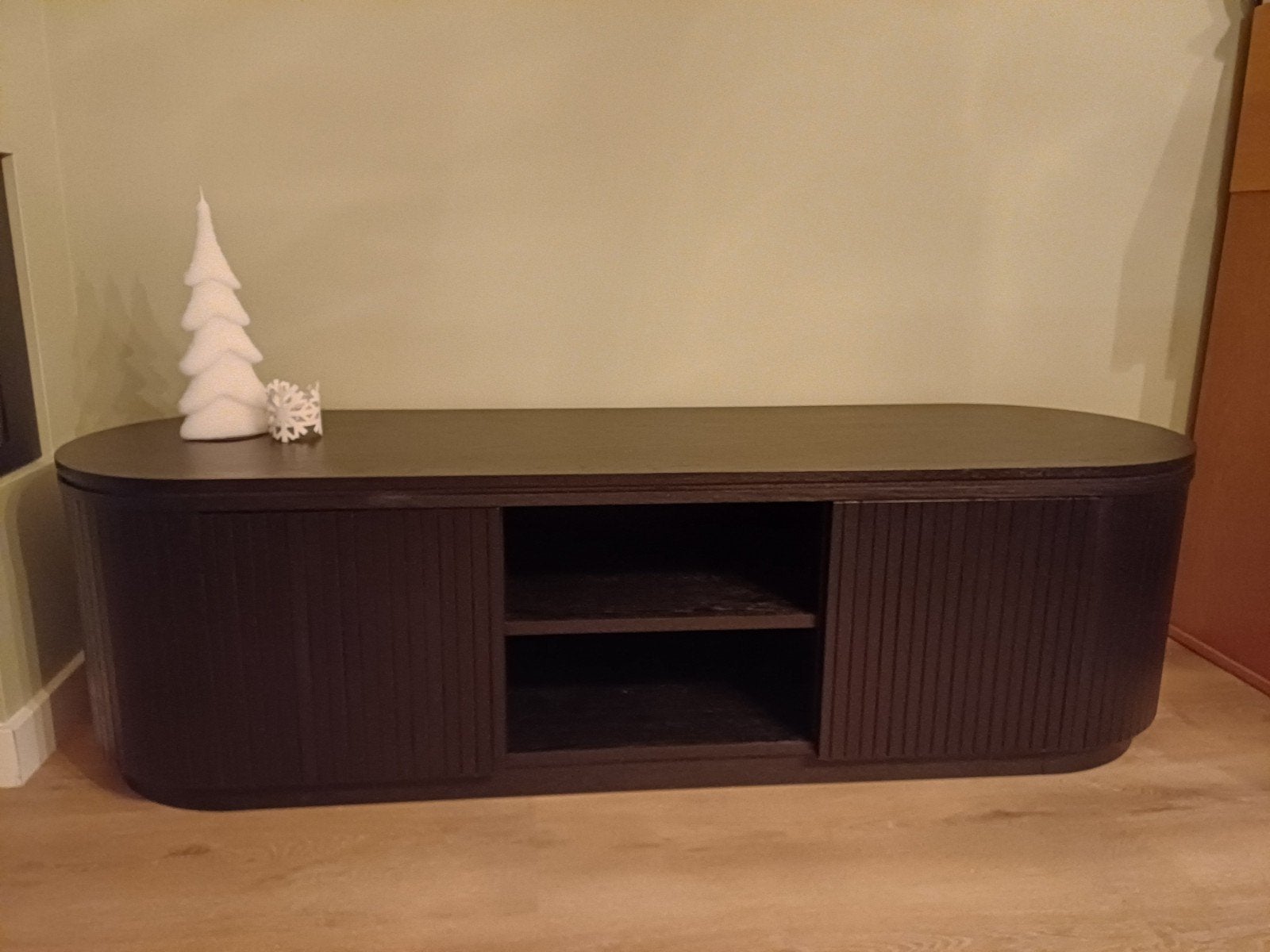 Stijlvol zwart tv-meubel ovaal, Huis en Inrichting, Ophalen, 150 tot 200 cm, Zo goed als nieuw, Modern, minimalistisch