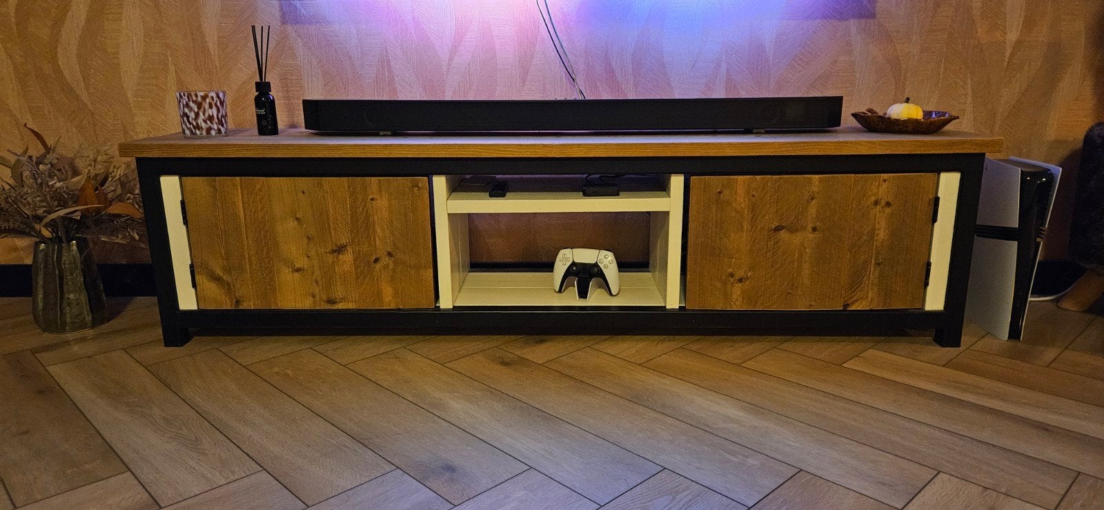 Robuuste TV-meubel van staal/steigerhout met nano coatin, Huis en Inrichting, Ophalen, Gebruikt, 150 tot 200 cm, Minder dan 100 cm