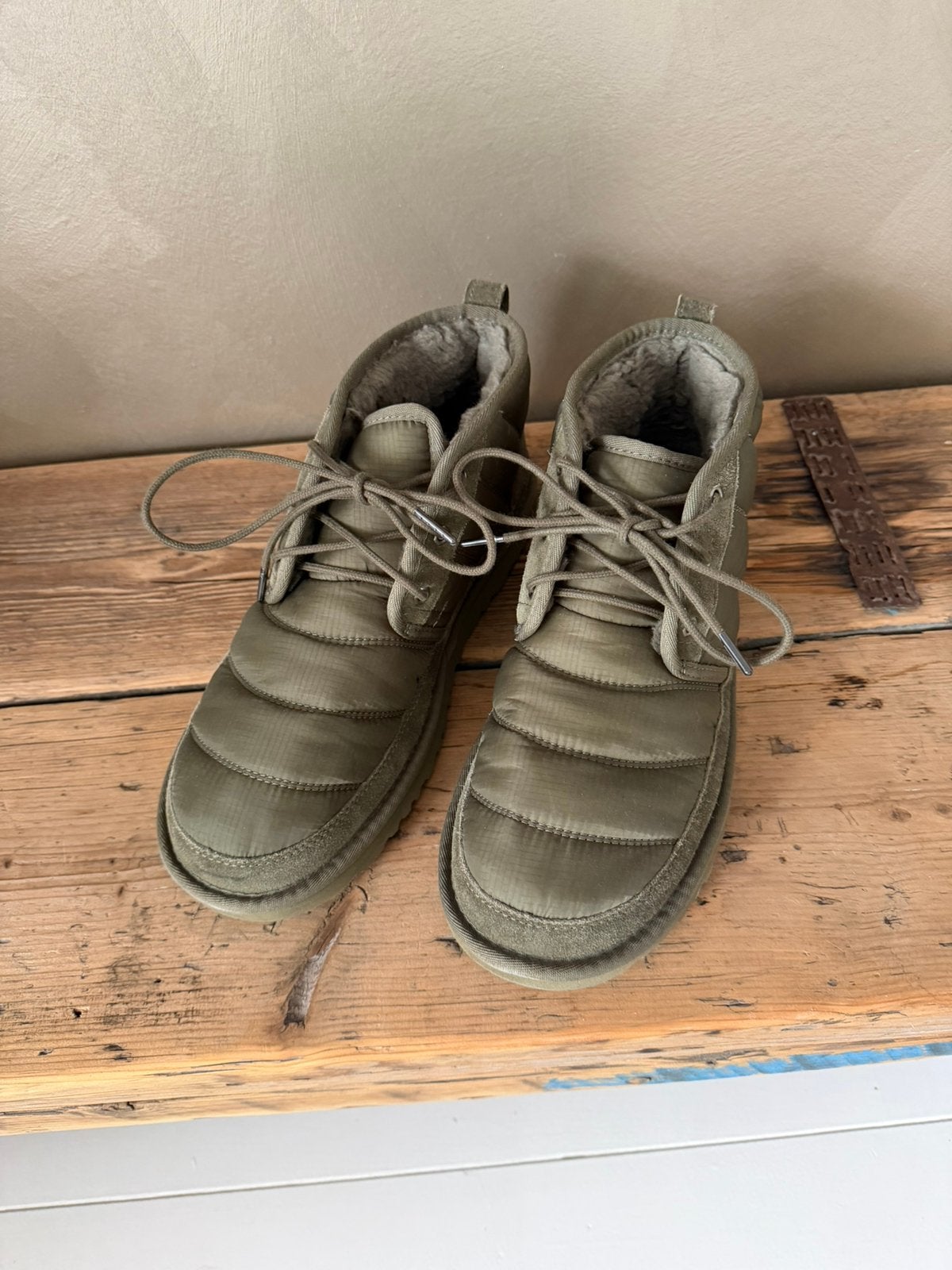 Ugg heren schoen groen maat 44, Overige kleuren, Boots, Nieuw, Ophalen of Verzenden