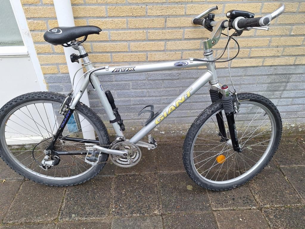Mountainbike aluminium met voorvering,  giant, Ophalen of Verzenden, Gebruikt, Meer dan 20 versnellingen, Giant