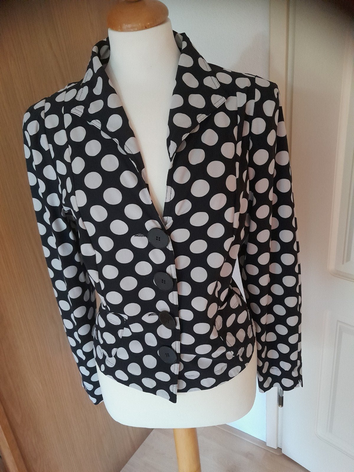 Blazer jasje van Moq maat 44 travelstof zwart creme., Verzenden, Zwart, Maat 42/44 (L), Moq