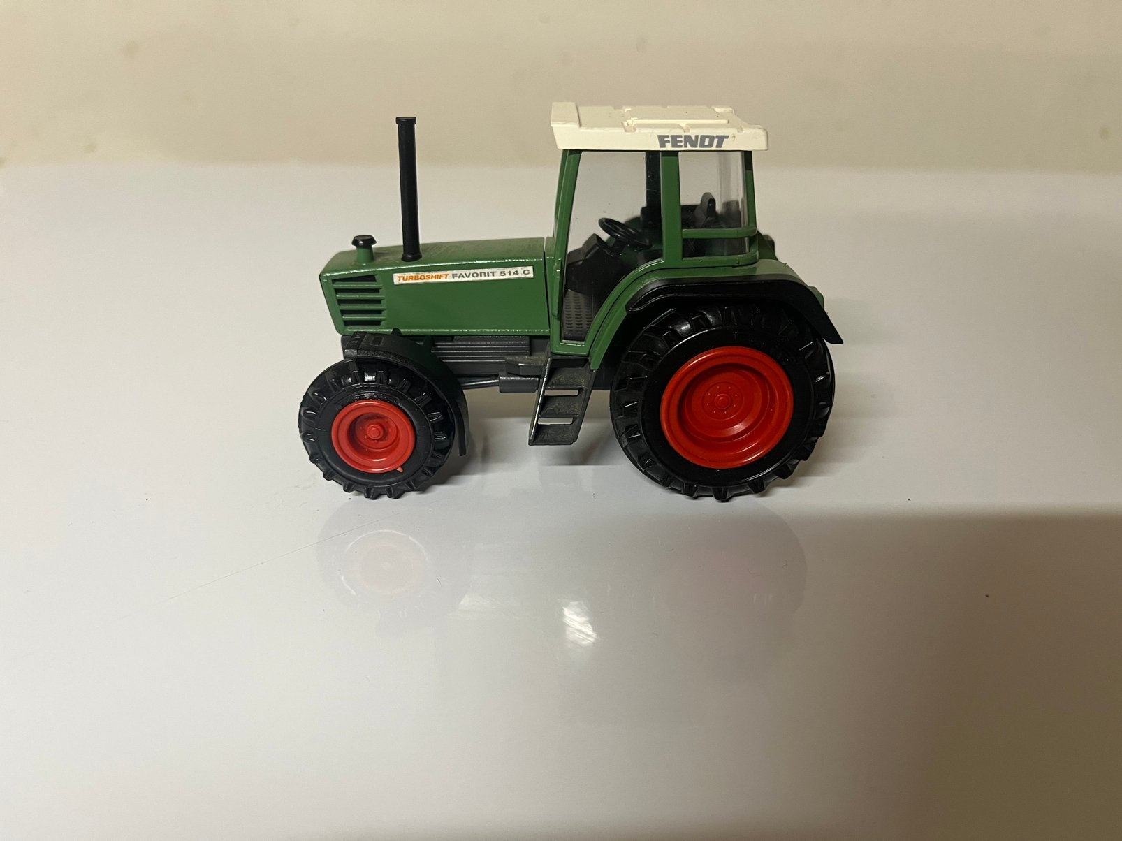 Cursor Modell 792, FENDT Favorit 514 C Tractor, Schaal 1:43, Ophalen of Verzenden, Nieuw, Tractor of Landbouw, Overige merken