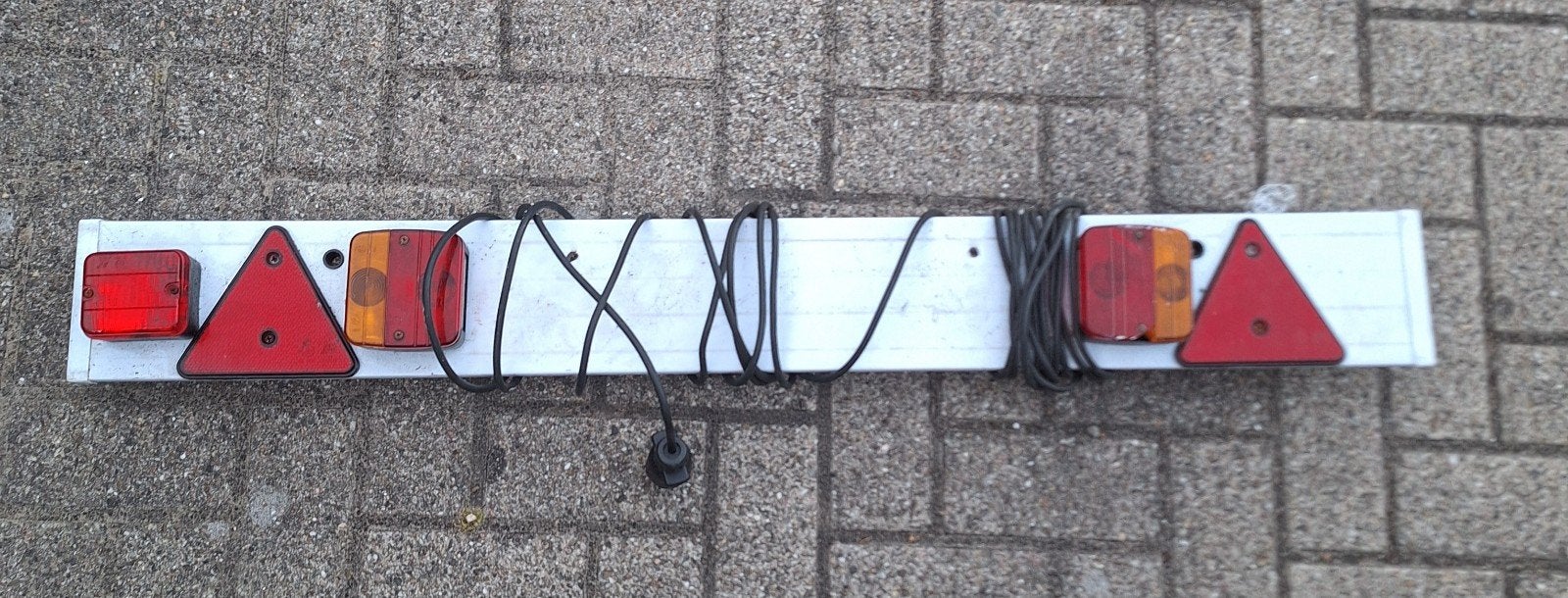 universele verlichtingsbalk, Ophalen