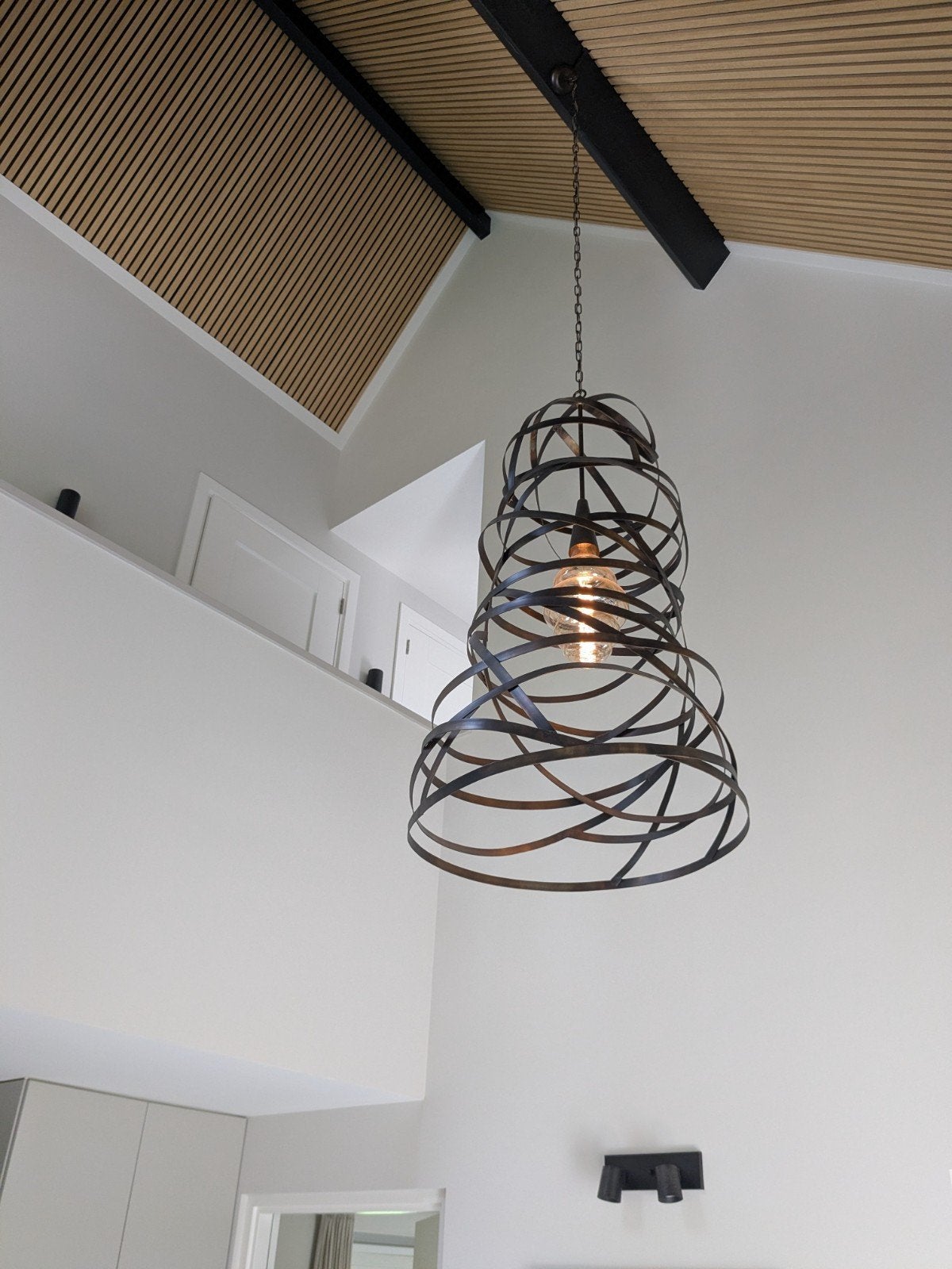 Unieke spiraalvormige hanglamp - Zwart metaal, Ophalen, E27 (groot), Zo goed als nieuw, Metaal