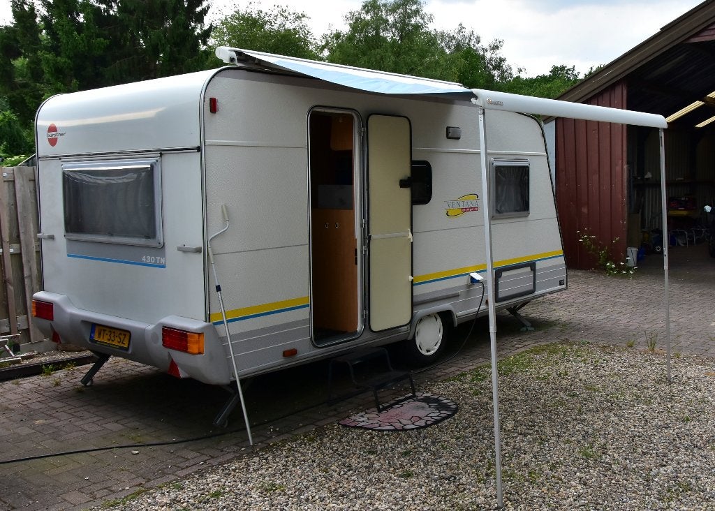 caravan Bustner, Caravans en Kamperen, Caravans, Particulier, tot en met 4, 750 - 1000 kg, Rondzit, Bürstner, Omvormbare zithoek