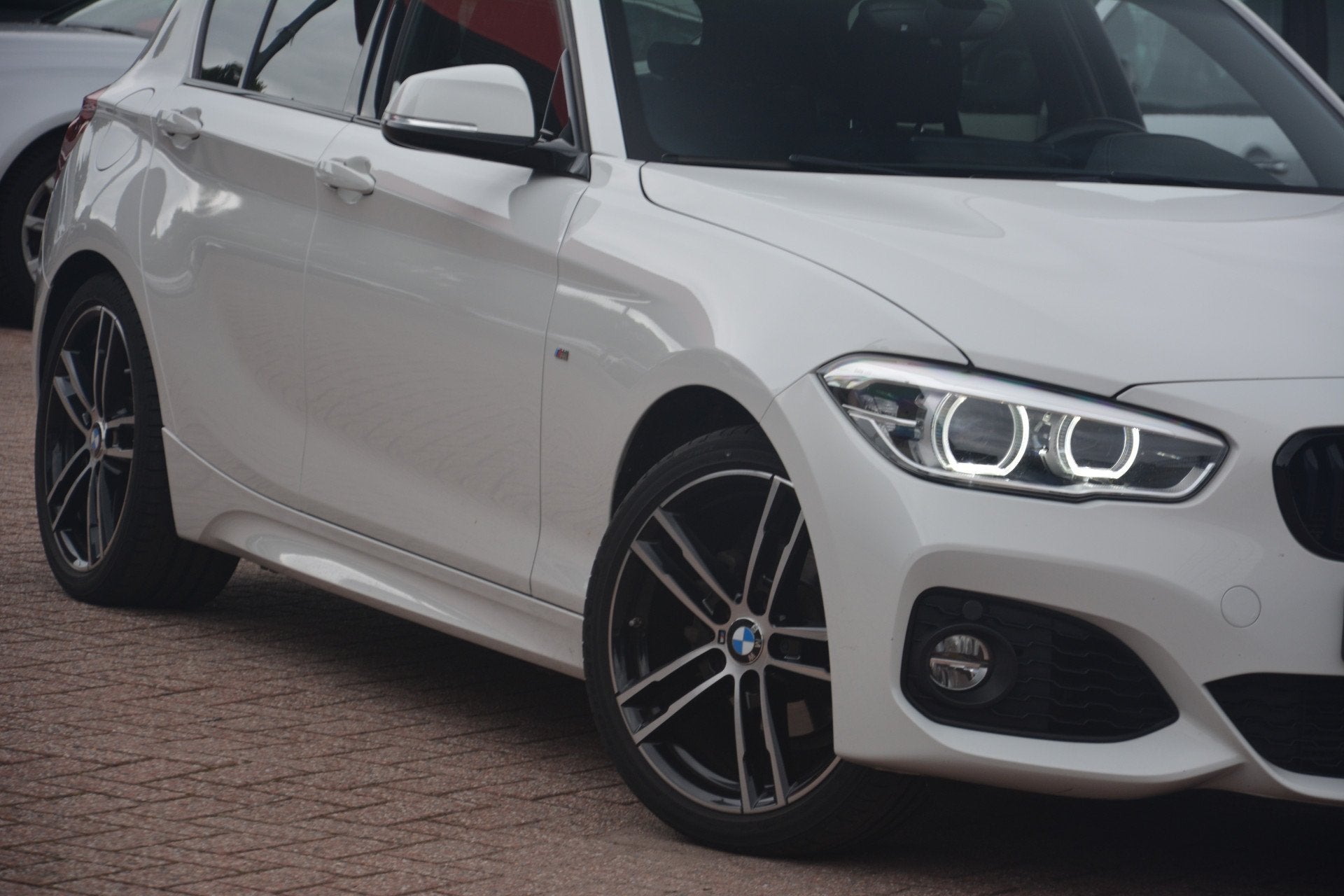 BMW 1-serie 118i Corporate Lease Executive | M-sport | LCI |, Auto's, Gebruikt, Alcantara, Wit, Origineel Nederlands