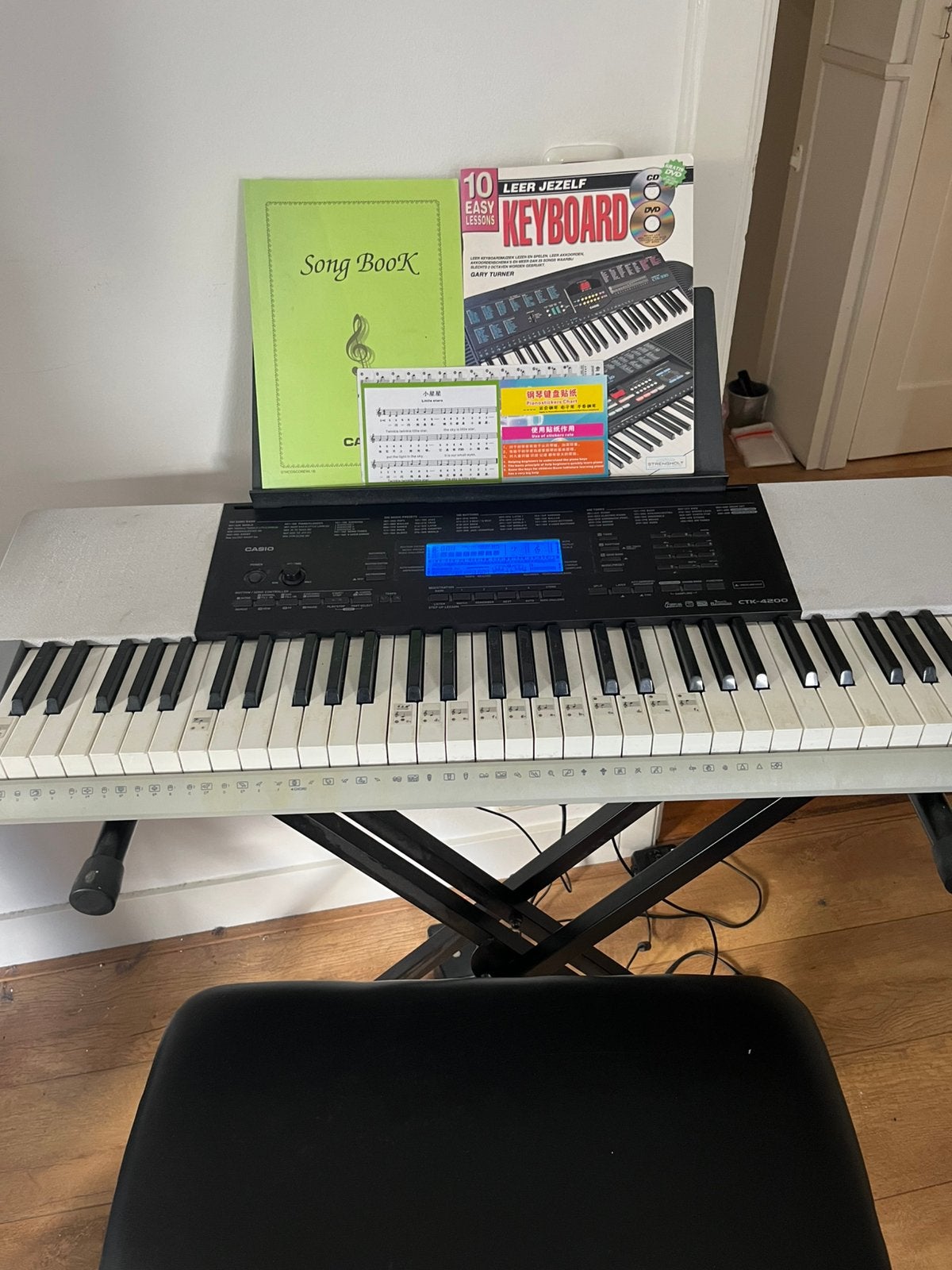 Casio Keyboard CTK-4200 standaard, kruk en voetpedaal enz, Ophalen, Zo goed als nieuw, 61 toetsen, Casio