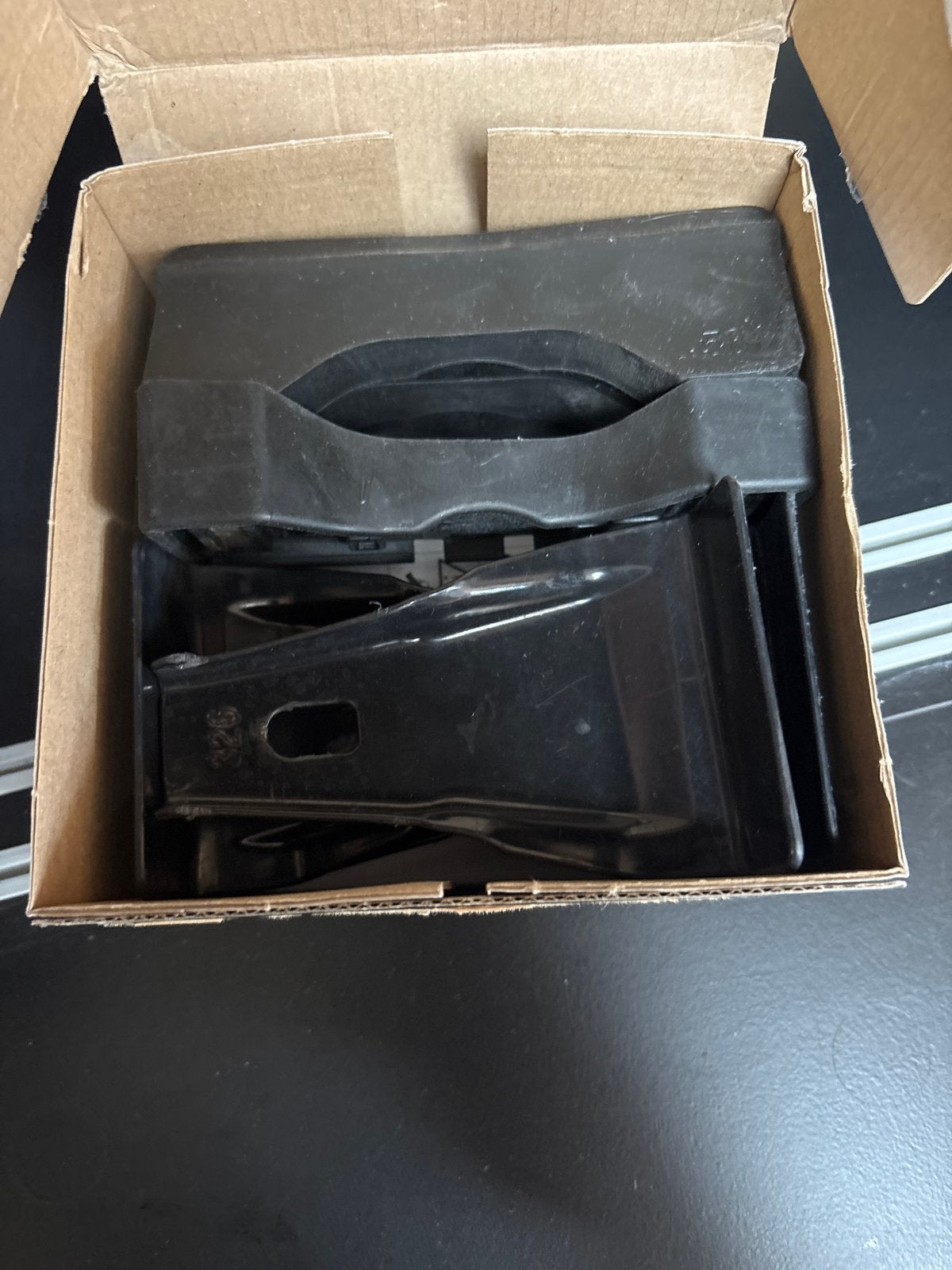 Thule Evo Clamp Kitset 145307 voor Audi e-tron/Q8/MG, Auto diversen, Dakdragers, Ophalen of Verzenden, Zo goed als nieuw