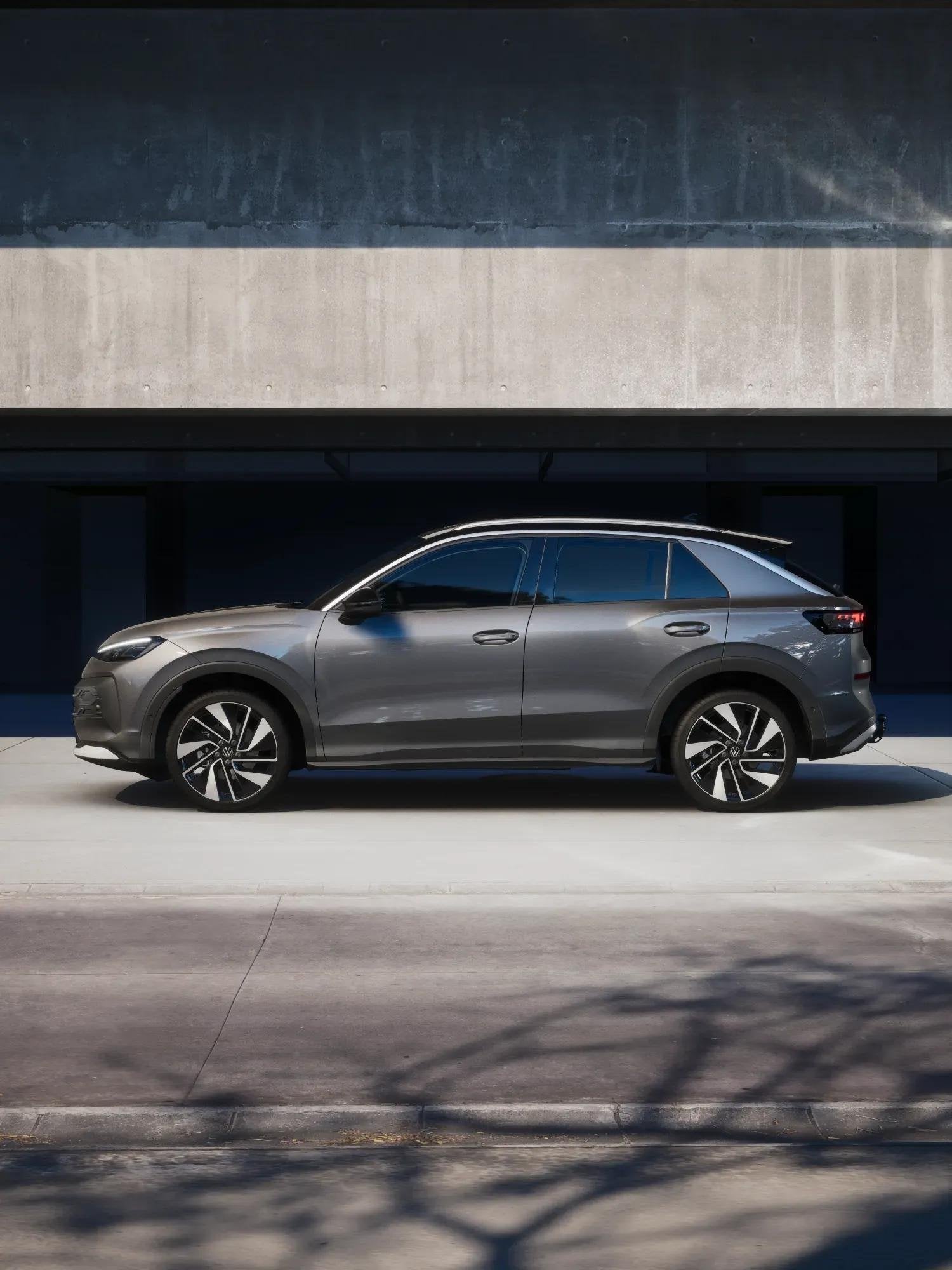 Volkswagen T-Roc 1.5 eTsi 150pk Style First Edition | 19" Ve, Auto's, 1498 cc, 4 cilinders, Bedrijf, Nieuw