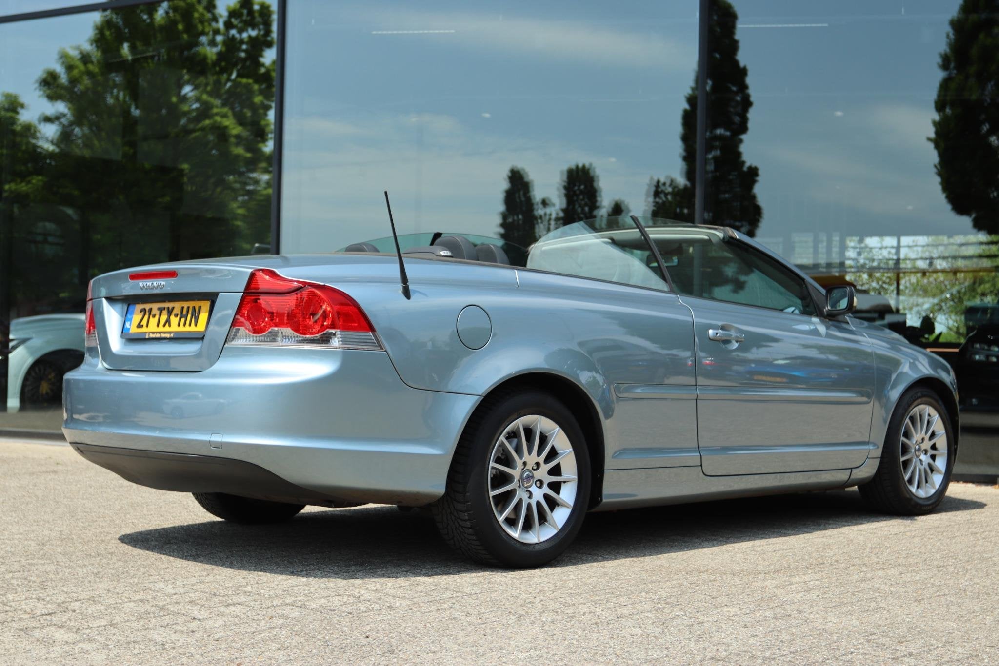 VOLVO C70 CONVERTIBLE 2.4i KINETIC ORIG NL | CLIMATE | LMV, Voorwielaandrijving, C70, Gebruikt, Cabriolet