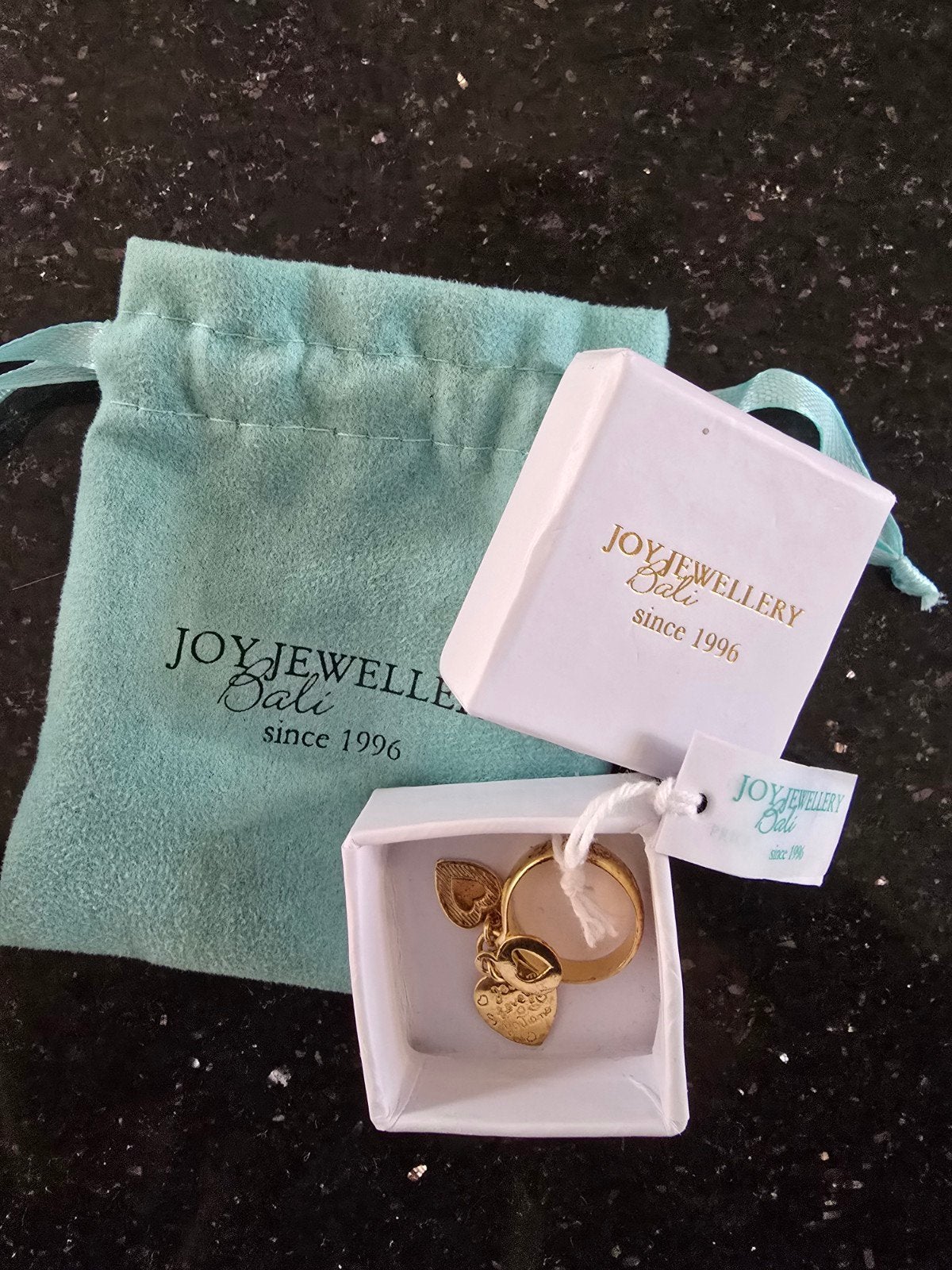 joy paris gouden ring met hartjes bedels, maat 17, Sieraden, Tassen en Uiterlijk, Ringen, Nieuw, Ophalen of Verzenden, 17 tot 18