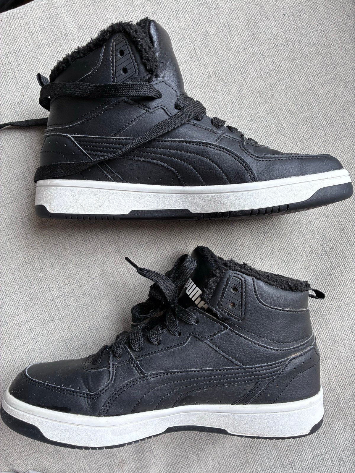Puma Rebound Joy Fur sneakers maat 40 zwart, Ophalen of Verzenden, Gebruikt, Jongen of Meisje, Schoenen