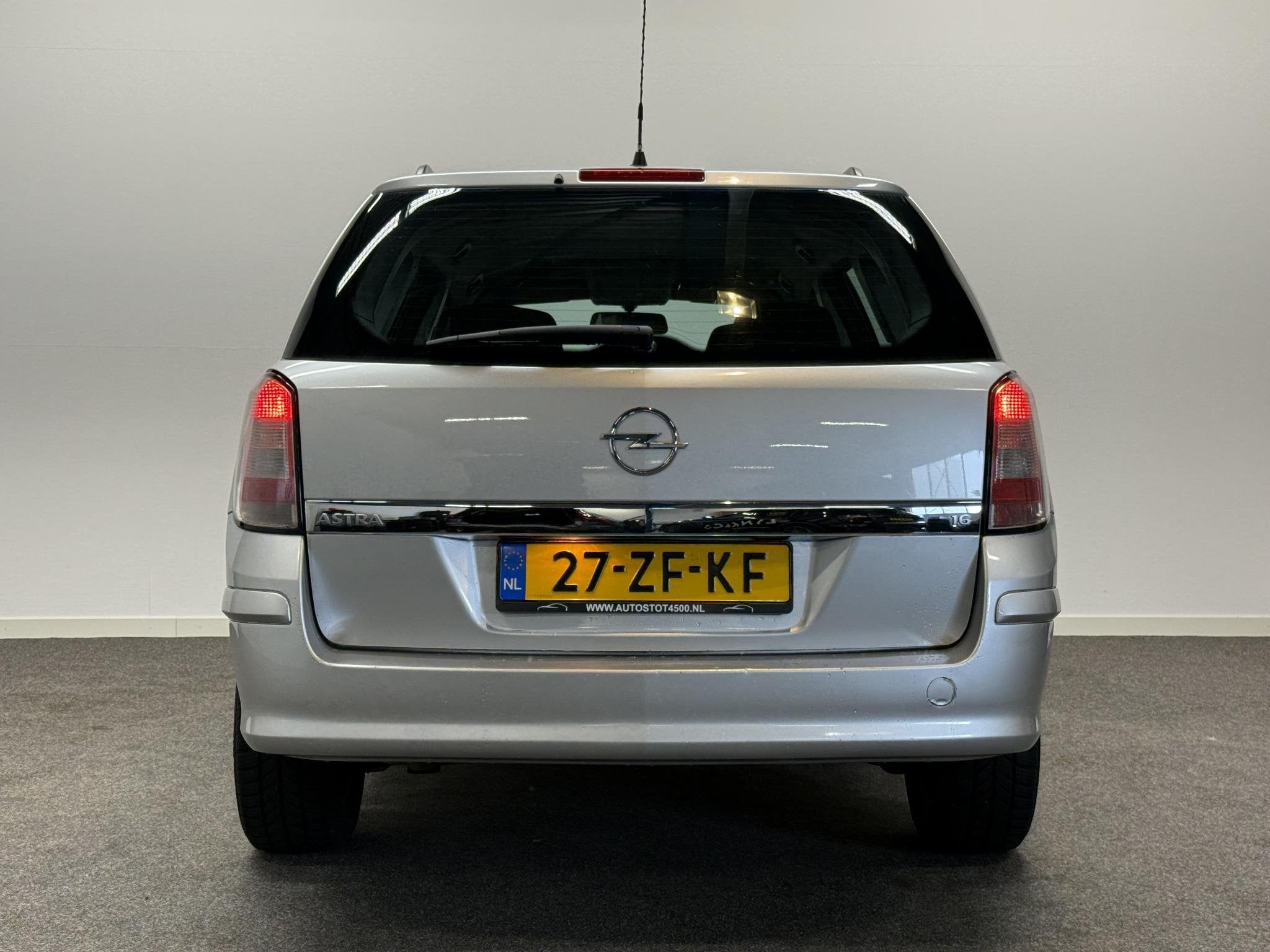 Opel Astra Wagon 1.6 Business Automaat!, Auto's, 657 kg, Stof, Gebruikt, Zwart