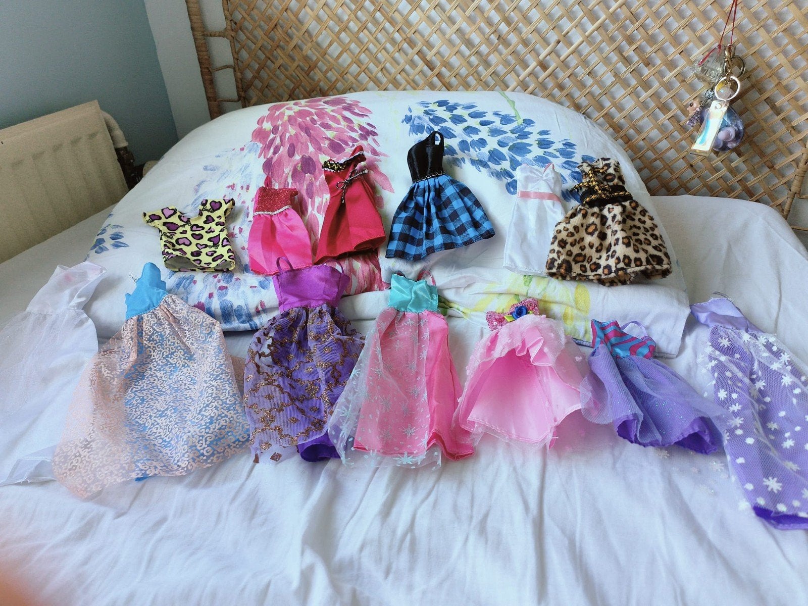 Barbie poppenkleertjes - diverse jurkjes, Ophalen, Gebruikt, Barbie