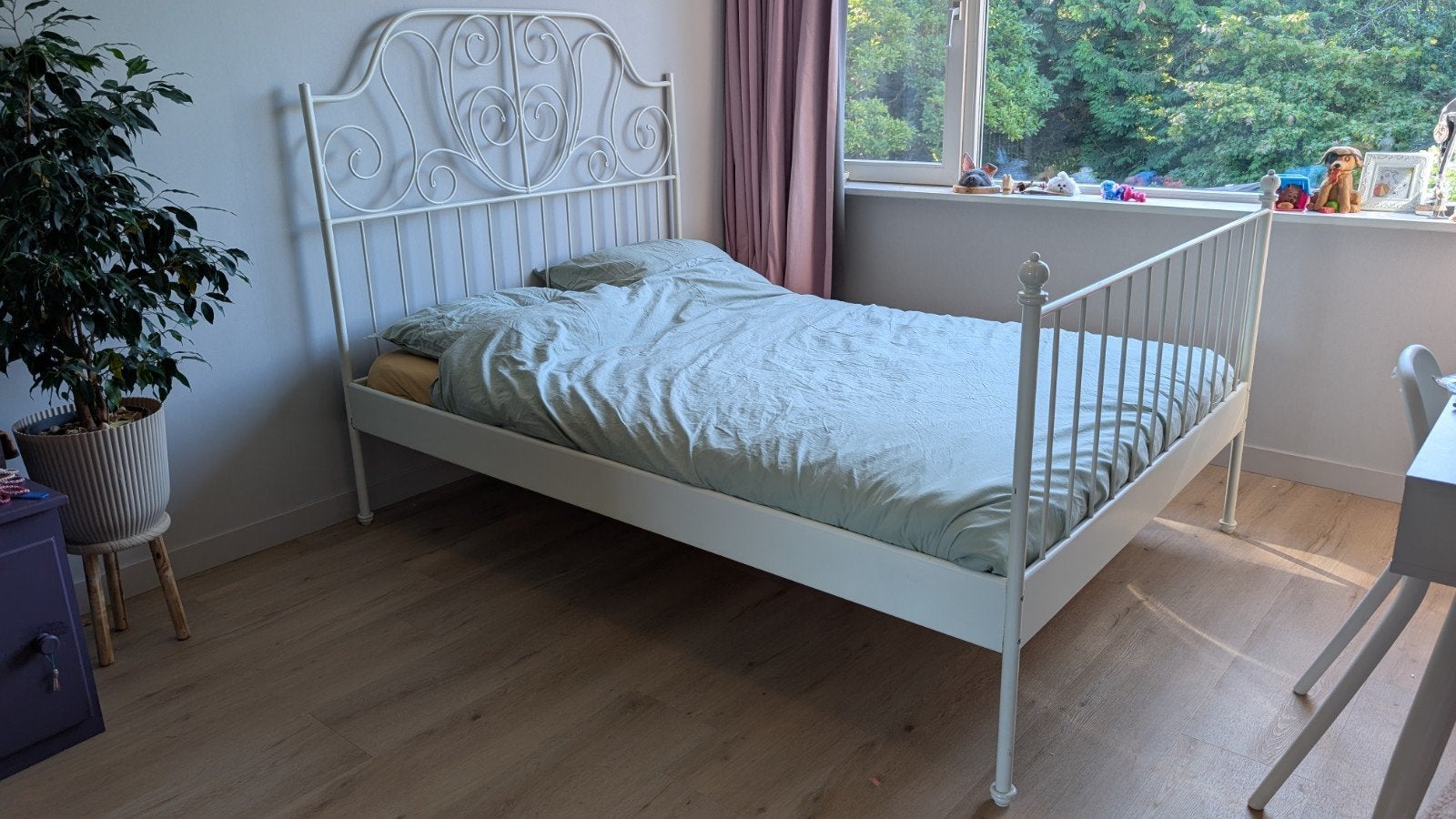 Wit metalen tweepersoonsbed (IKEA) Leivrik, Huis en Inrichting, Ophalen, Gebruikt, Wit, Tweepersoons