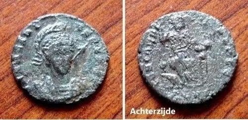 Bronzen Romeinse munt, Keizer Theodocius II 405-450 na Chr., Verzenden, Italië, Losse munt