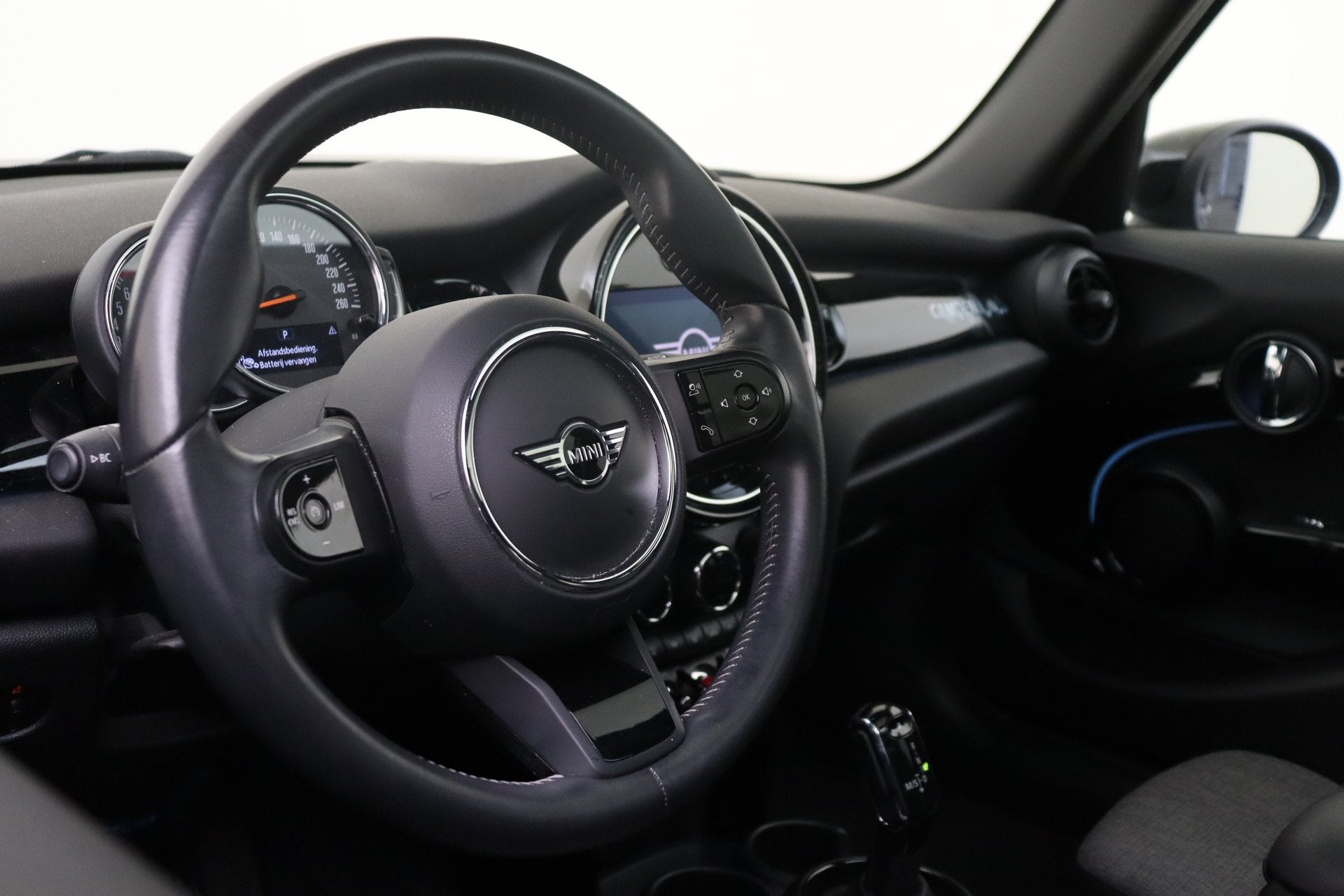 MINI Hatchback Cooper Classic Automaat / Panoramadak / Sport, Auto's, 136 pk, Gebruikt, Met garantie (alle), Blauw