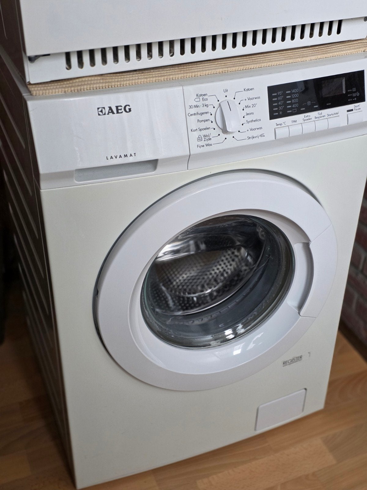 AEG Lavamat wasmachine en Edy wasdroger, 6 tot 8 kg, Ophalen, 1200 tot 1600 toeren, 85 tot 90 cm