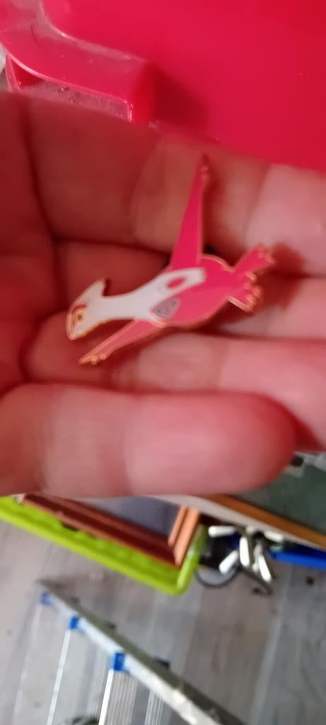 Pokemon Latias Speldje - Zeldzaam Verzamelobject, Ophalen of Verzenden, Nieuw, Figuurtje, Speldje of Pin
