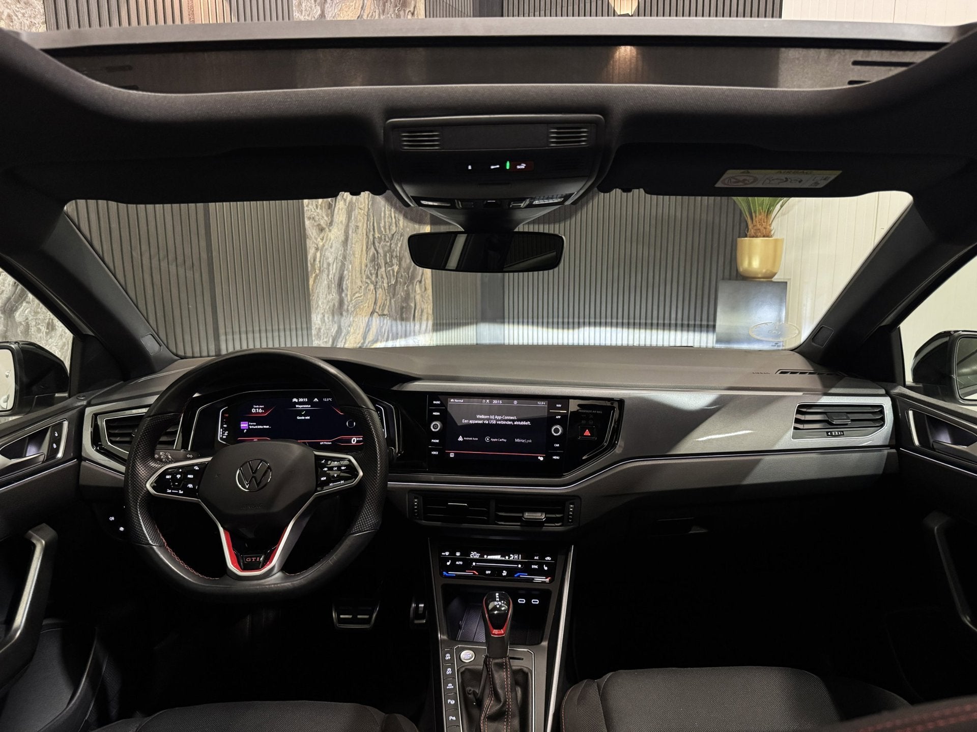 Volkswagen POLO 2.0 TSI GTI|PANO|SFEER|BEATS|BLINDSPOT|KEYLE, Dealer onderhouden, Stof, Gebruikt, 4 cilinders