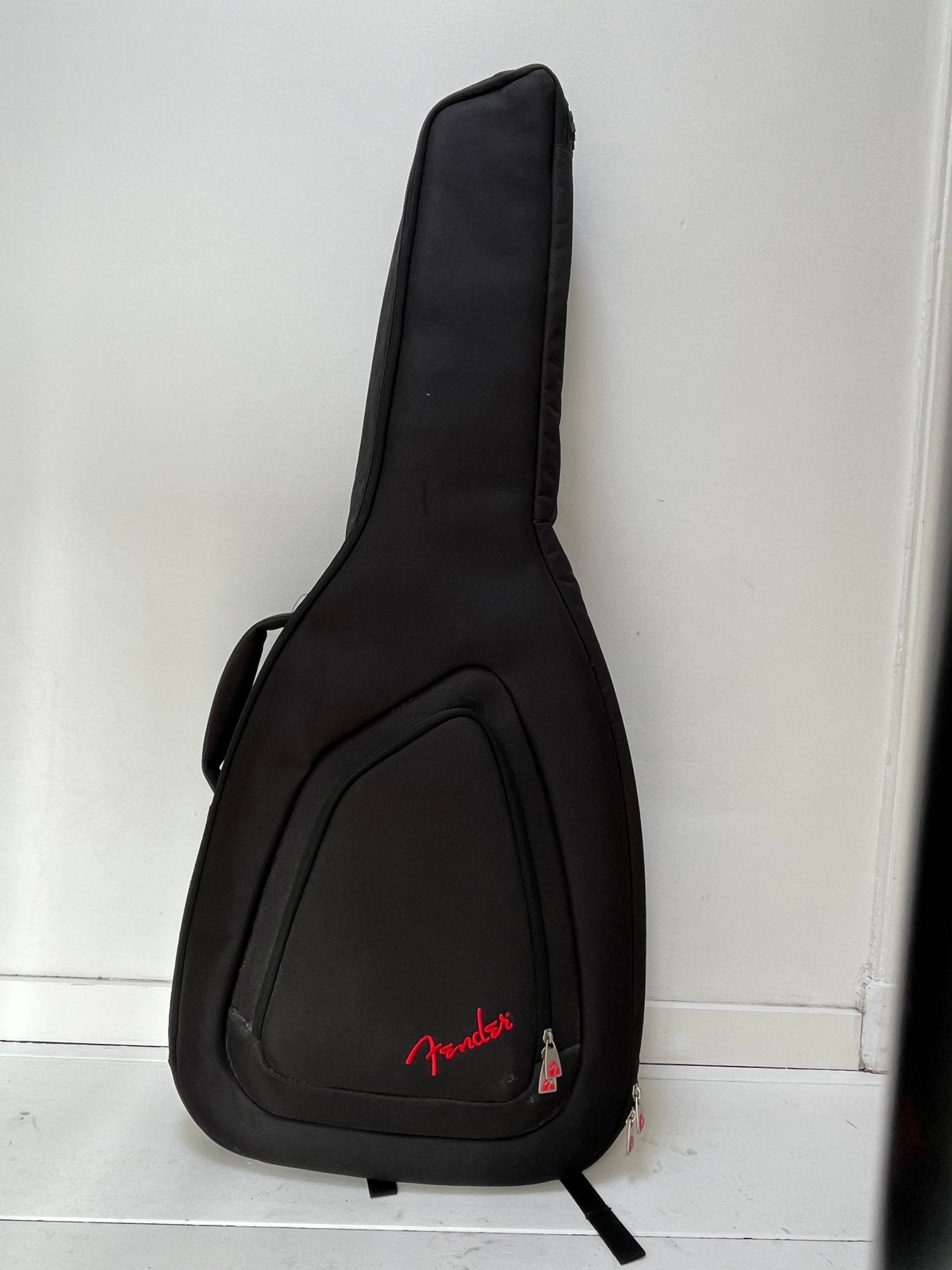 Akkoestische gitaar tas (fender), Muziek en Instrumenten, Behuizingen en Koffers, Ophalen of Verzenden, Zo goed als nieuw