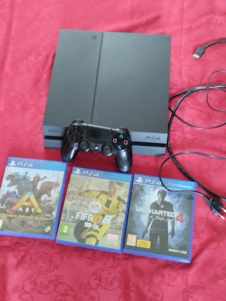 PlayStation 4 met een controler en 3 games.( Met opladers), Ophalen, Met 1 controller, Original, 500 GB