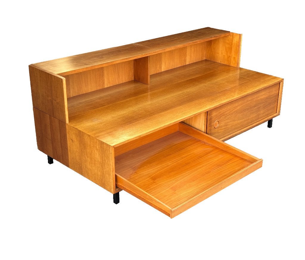 Vintage Dressoir Lowboard Tv Meubel Jaren 70 Walnoot Fineer, Huis en Inrichting, Kasten | Dressoirs, Gebruikt, Vintage Dressoir
