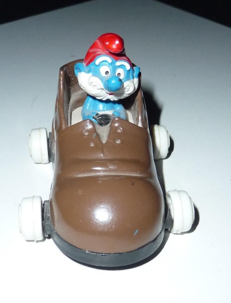 2 AUTOS ESCI MET GROTE EN BLOEMENSMURF 1983,ZIE JE NIET VAAK, Verzamelen, Verzenden, Gebruikt, Verschillende Smurfen, Gebruiksvoorwerp