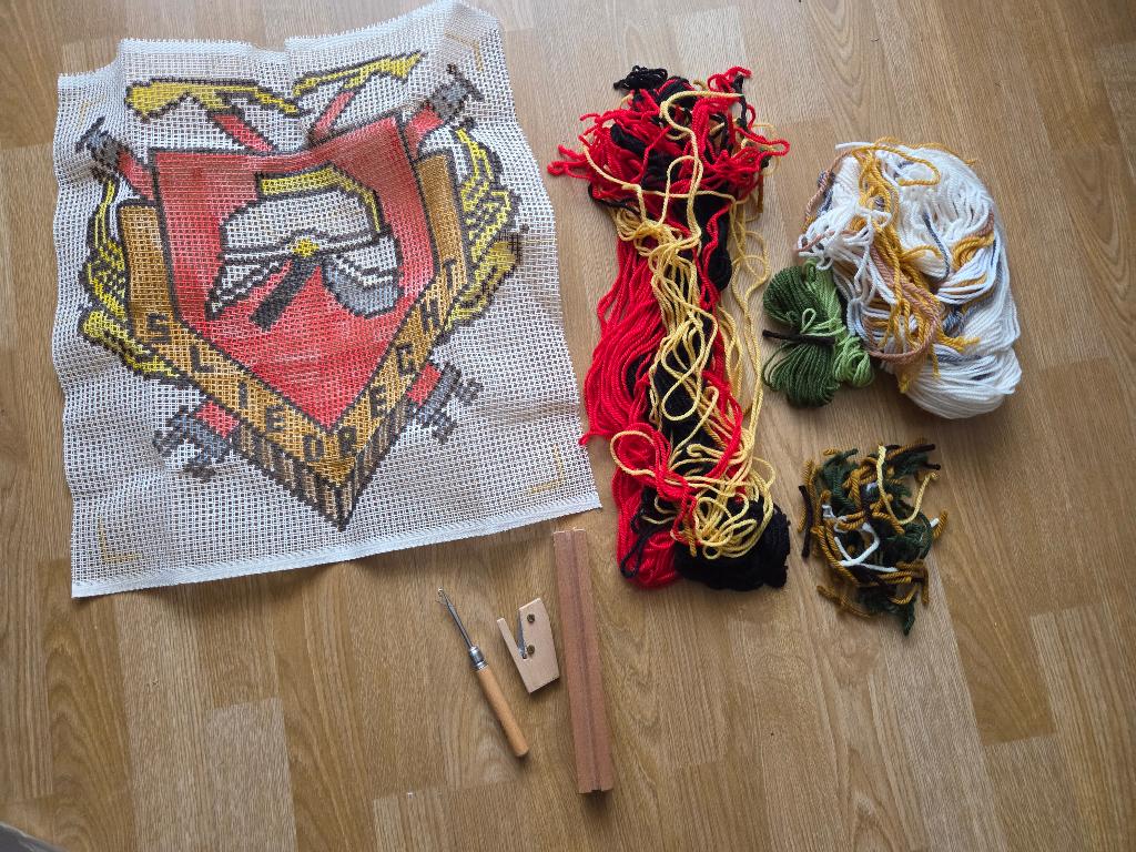knoopkussen /schilderij pakket (smyrna) brandweer Sliedrecht, Ophalen of Verzenden, Nieuw, Handborduren, Patroon