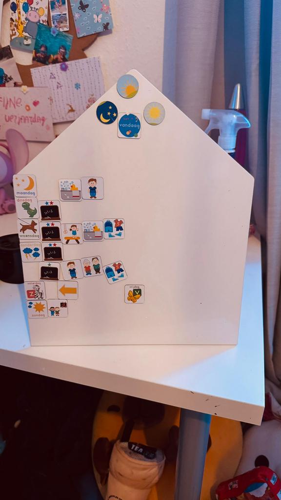 Dagritme / Planbord voor kinderen, met veel pictogrammen, Ophalen, Zo goed als nieuw