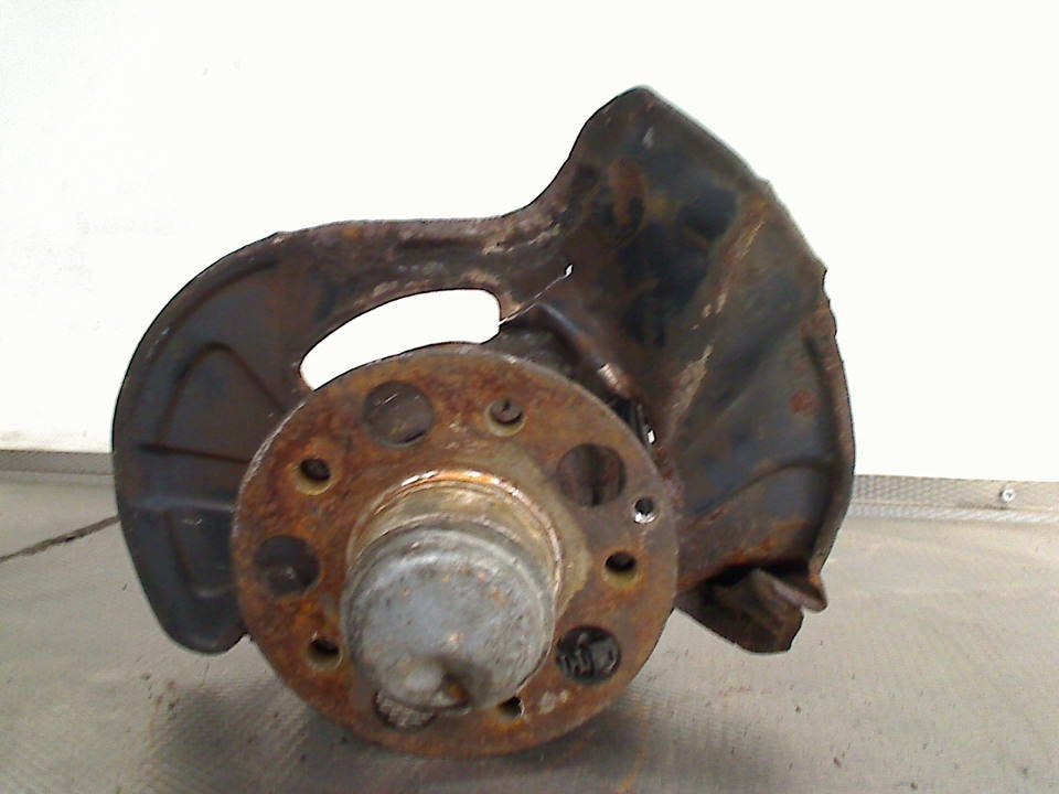 Fusee Rechts Voor Mercedes-Benz SLK (R171) (2004-03/2011-02), Gebruikt, Mercedes-Benz AG, Mercedes-Benz, Mercedesstraße 120, Stuttgart 70372, , Duitsland