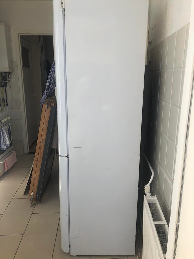 Indesit koel-vriescombinatie kan ook in  de schuur, Witgoed en Apparatuur, Vriezers en Diepvrieskisten, Gebruikt, 160 cm of meer