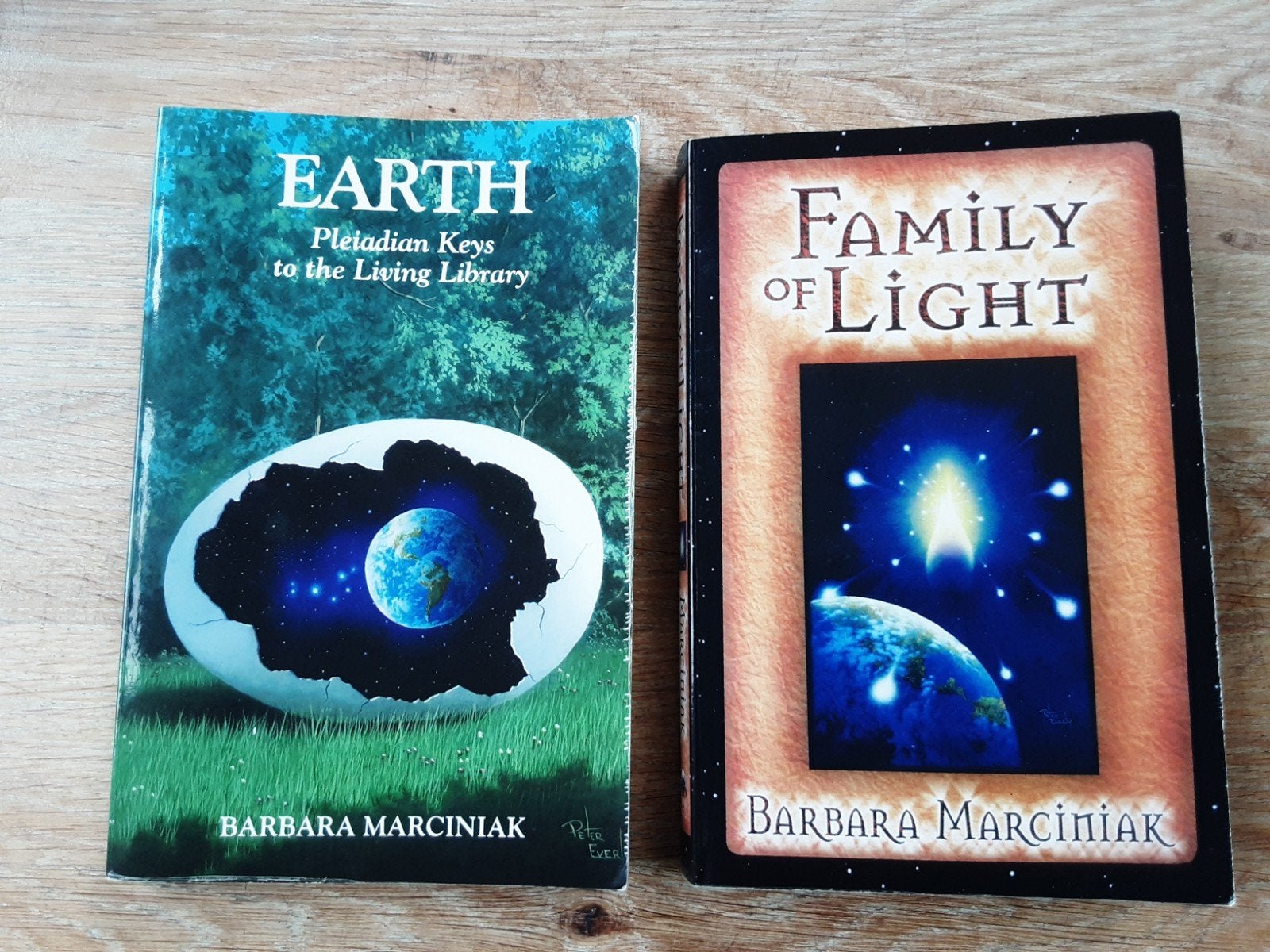Barbara Marciniak: Family of Light en Earth samen 15 euro, Ophalen of Verzenden, Gelezen, Spiritualiteit algemeen, Achtergrond en Informatie