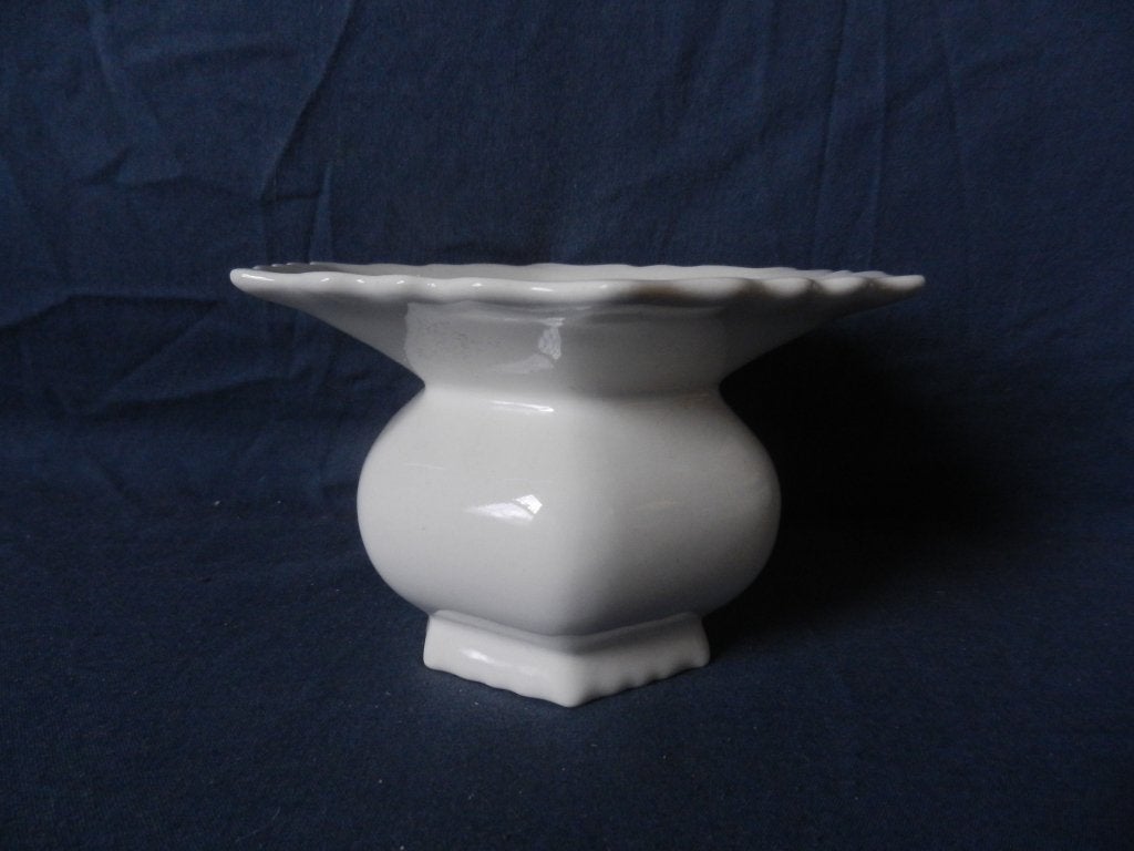 Geheel witte zeskantige kwispedoor Porceleyne Fles Delft, Antiek en Kunst, Antiek | Keramiek en Aardewerk, Ophalen of Verzenden