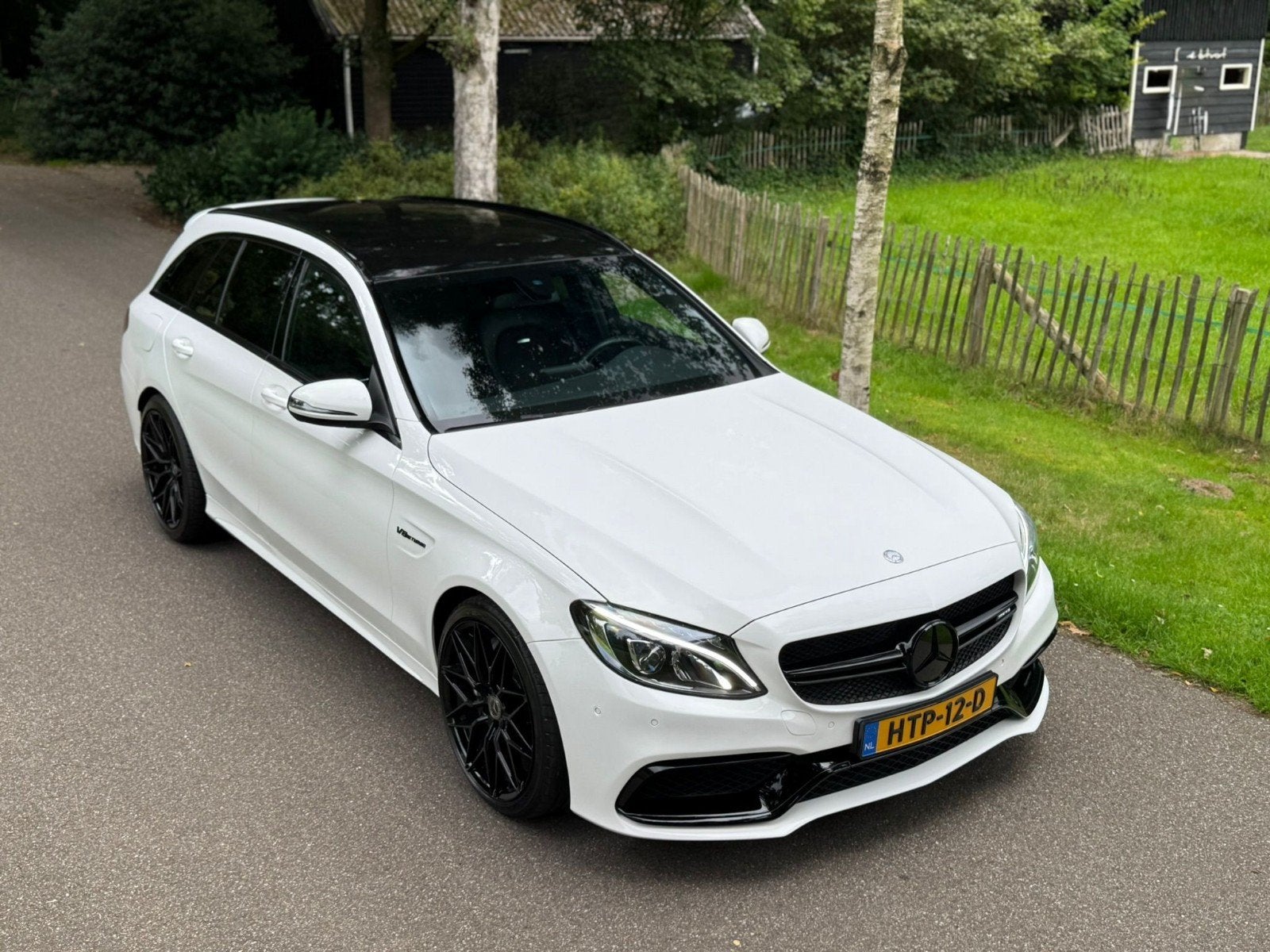 Mercedes-Benz C-Klasse C63 AMG 476pk AMG Speedshift 2016 Wit, Auto's, Automaat, Regensensor, Achterwielaandrijving, Leder en Stof